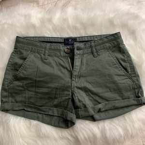 AMERICAN EAGLE GREEN midi shorts